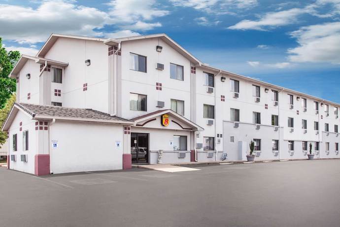 Imagen general del Hotel Super 8 by Wyndham Hot Springs, Hot Springs. Foto 1