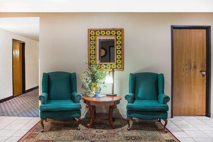 Imagen de los interiores del Hotel Super 8 by Wyndham Hot Springs, Hot Springs. Foto 14