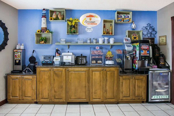 Imagen del bar/restaurante del Hotel Super 8 by Wyndham Hot Springs, Hot Springs. Foto 5