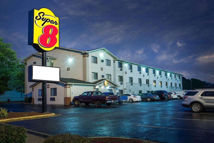 Imagen general del Hotel Super 8 by Wyndham Hot Springs, Hot Springs. Foto 3