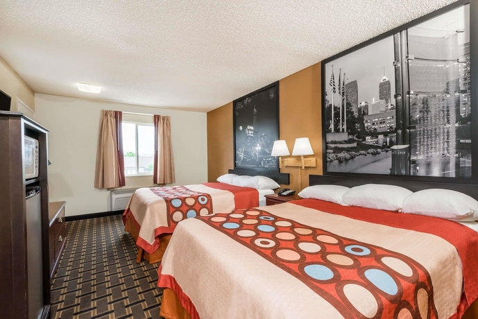 Imagen de la habitación del Hotel Super 8 by Wyndham Indianapolis/NE/Castleton Area. Foto 12
