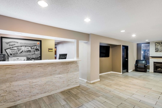 Imagen de los interiores del Hotel Super 8 by Wyndham Indianapolis/NE/Castleton Area. Foto 16