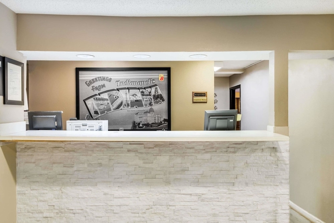 Imagen de los interiores del Hotel Super 8 by Wyndham Indianapolis/NE/Castleton Area. Foto 17