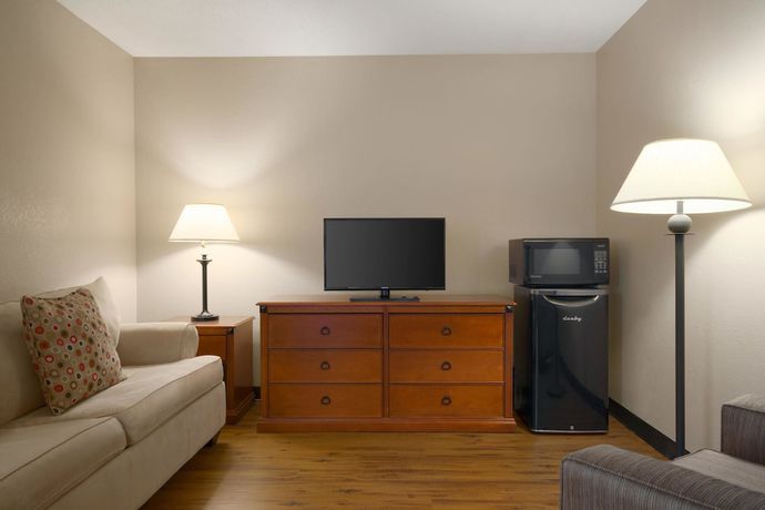Imagen de la habitación del Hotel Super 8 by Wyndham Ithaca. Foto 9