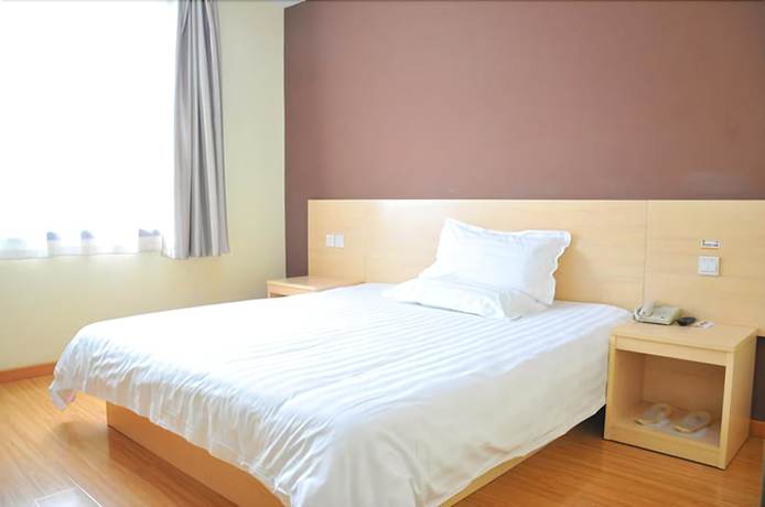Imagen de la habitación del Hotel Super 8 by Wyndham Jinan Da Ming Hu Dong Men. Foto 4