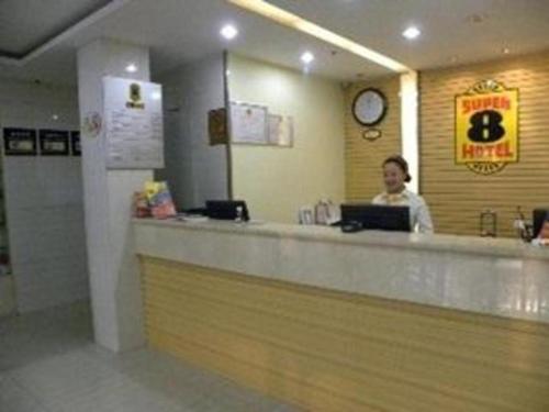 Imagen general del Hotel Super 8 by Wyndham Jinan Railway Station Square. Foto 4