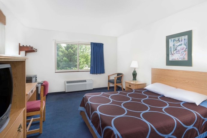 Imagen de la habitación del Hotel Super 8 by Wyndham Kingston. Foto 13