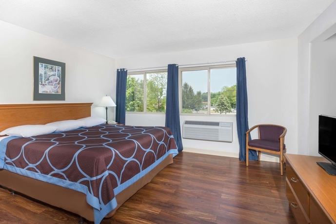 Imagen de la habitación del Hotel Super 8 by Wyndham Kingston. Foto 14