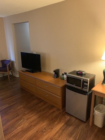 Imagen de la habitación del Hotel Super 8 by Wyndham Kingston, Kingston. Foto 5