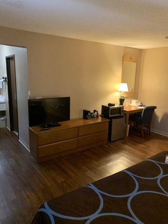 Imagen de la habitación del Hotel Super 8 by Wyndham Kingston, Kingston. Foto 7