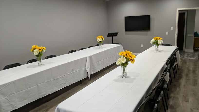 Imagen de los interiores del Hotel Super 8 by Wyndham Kingwood Houston North. Foto 14