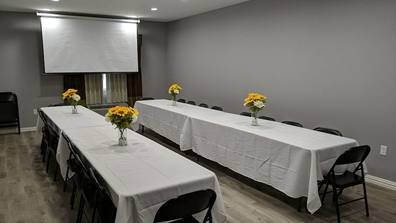 Imagen de los interiores del Hotel Super 8 by Wyndham Kingwood Houston North. Foto 20