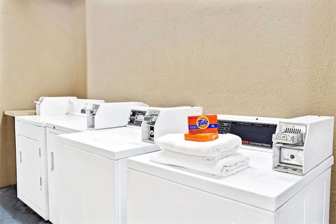 Imagen de los interiores del Hotel Super 8 by Wyndham Kissimmee/Maingate/Orlando Area. Foto 13