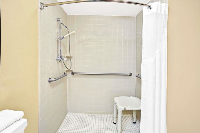 Imagen de la habitación del Hotel Super 8 by Wyndham Kissimmee/Maingate/Orlando Area. Foto 5