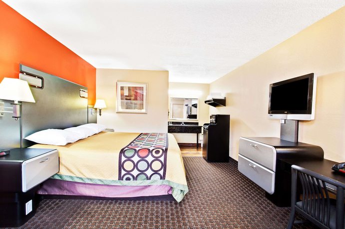 Imagen de la habitación del Hotel Super 8 by Wyndham Kissimmee/Maingate/Orlando Area. Foto 6