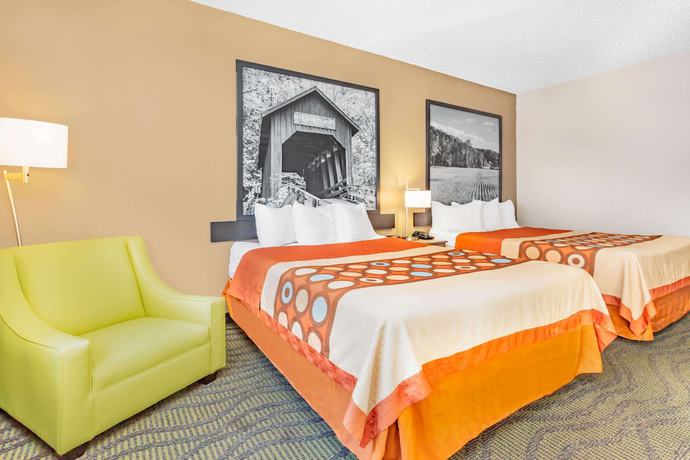 Imagen de la habitación del Hotel Super 8 by Wyndham Kokomo. Foto 6