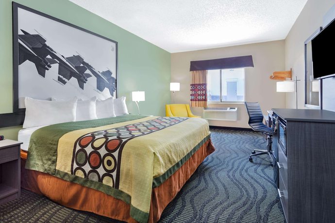 Imagen de la habitación del Hotel Super 8 by Wyndham Kokomo. Foto 9
