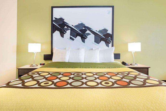 Imagen de la habitación del Hotel Super 8 by Wyndham Kokomo. Foto 10