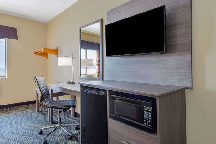 Imagen de la habitación del Hotel Super 8 by Wyndham Kokomo. Foto 11