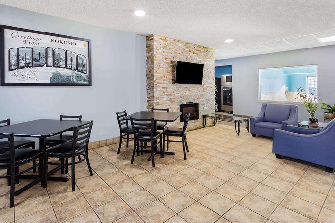 Imagen de los interiores del Hotel Super 8 by Wyndham Kokomo. Foto 18