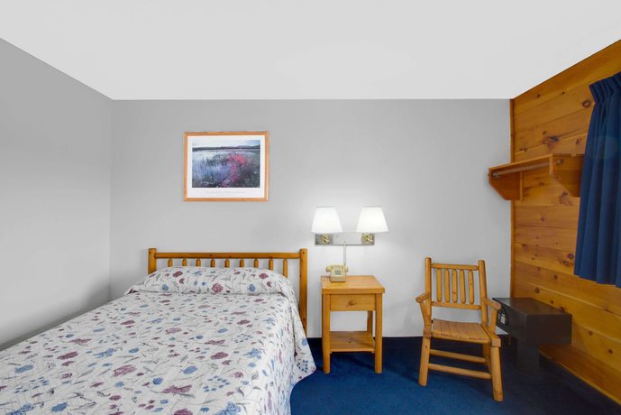 Imagen de la habitación del Hotel Super 8 by Wyndham Lake George/Warrensburg Area. Foto 4