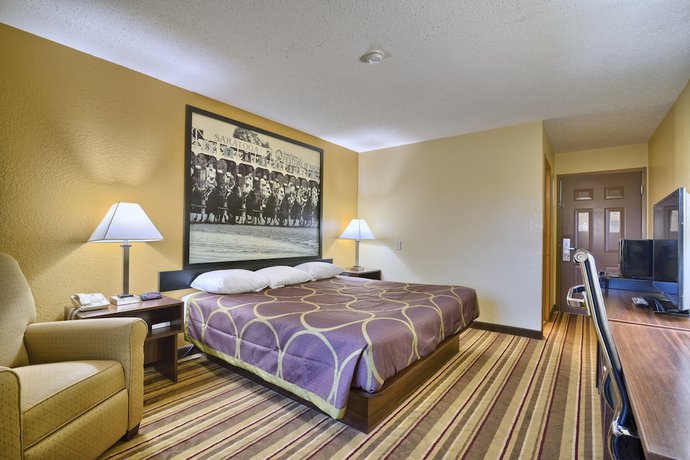Imagen de la habitación del Hotel Super 8 by Wyndham Latham - Albany Airport. Foto 2