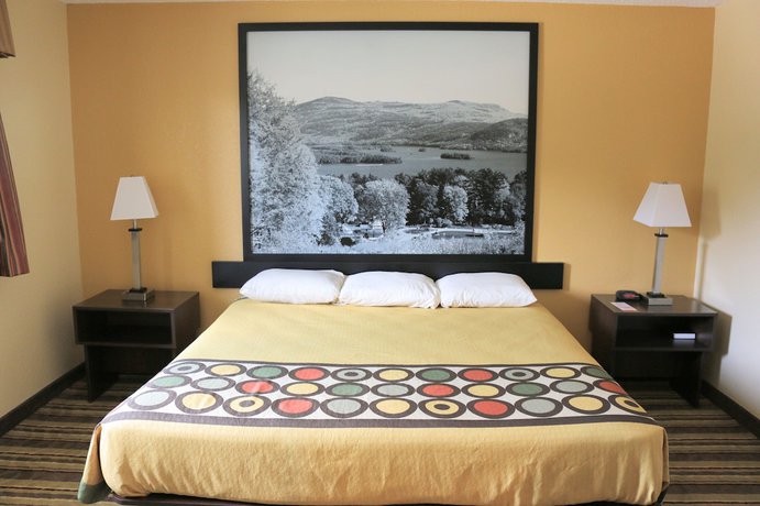 Imagen de la habitación del Hotel Super 8 by Wyndham Latham - Albany Airport. Foto 3
