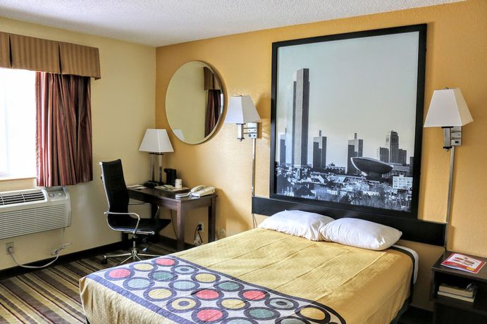 Imagen de la habitación del Hotel Super 8 by Wyndham Latham - Albany Airport. Foto 7