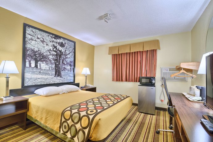 Imagen de la habitación del Hotel Super 8 by Wyndham Latham - Albany Airport. Foto 9
