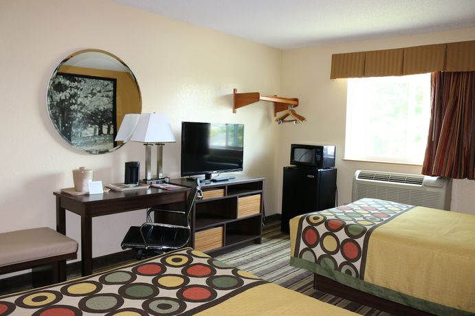 Imagen de la habitación del Hotel Super 8 by Wyndham Latham - Albany Airport. Foto 12