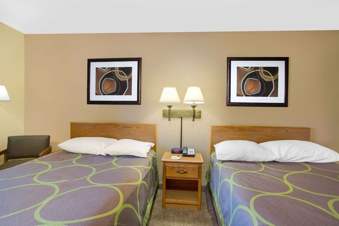 Imagen de la habitación del Hotel Super 8 by Wyndham Lewisburg. Foto 7