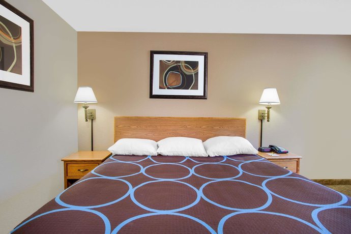 Imagen de la habitación del Hotel Super 8 by Wyndham Lewisburg. Foto 8