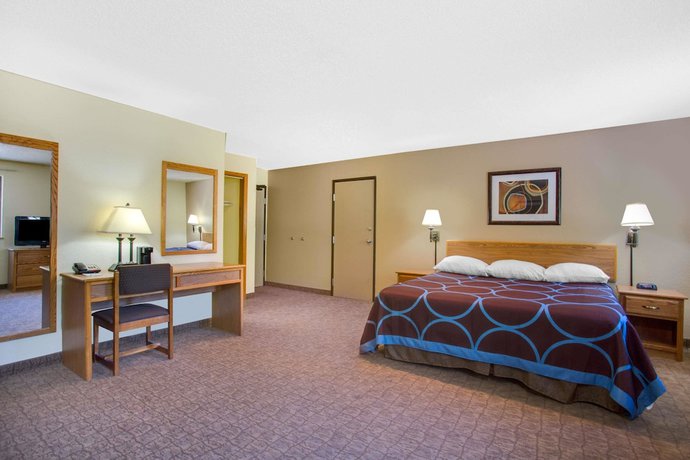 Imagen de la habitación del Hotel Super 8 by Wyndham Lewisburg. Foto 9