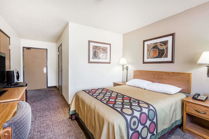 Imagen de la habitación del Hotel Super 8 by Wyndham Lewisburg. Foto 12