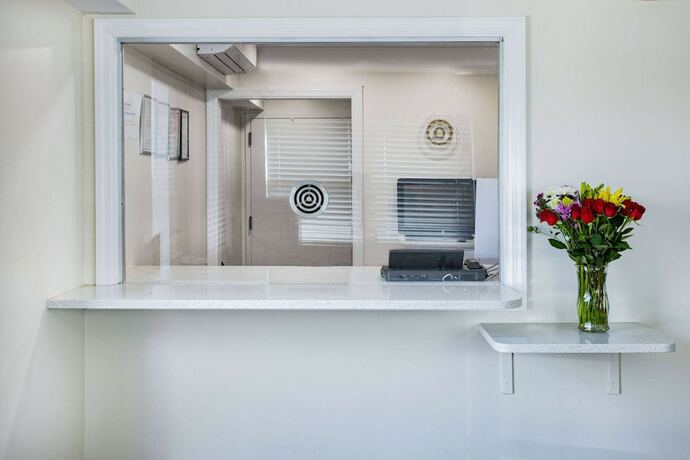 Imagen general del Hotel Super 8 by Wyndham Lindenhurst. Foto 4