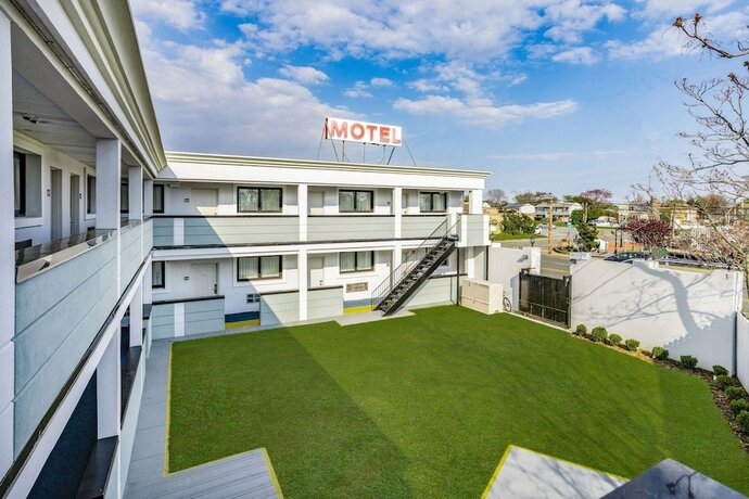 Imagen general del Hotel Super 8 by Wyndham Lindenhurst. Foto 5