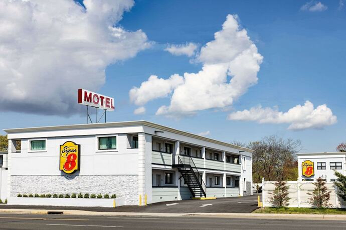Imagen general del Hotel Super 8 by Wyndham Lindenhurst. Foto 7