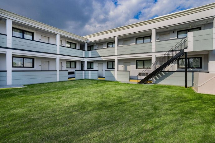 Imagen general del Hotel Super 8 by Wyndham Lindenhurst. Foto 6