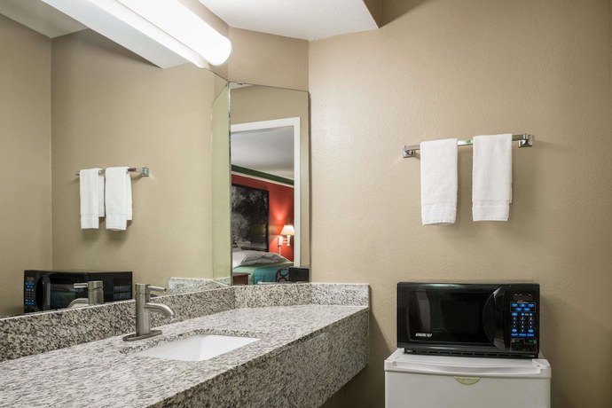 Imagen de la habitación del Hotel Super 8 by Wyndham Little Rock/Otter Creek. Foto 10