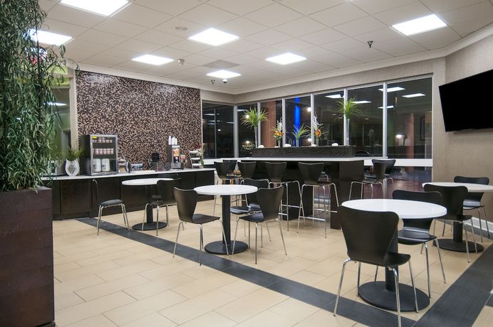 Imagen del bar/restaurante del Hotel Super 8 by Wyndham Little Rock/Otter Creek. Foto 1