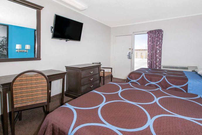 Imagen de la habitación del Hotel Super 8 by Wyndham Lubbock Civic Center North. Foto 5