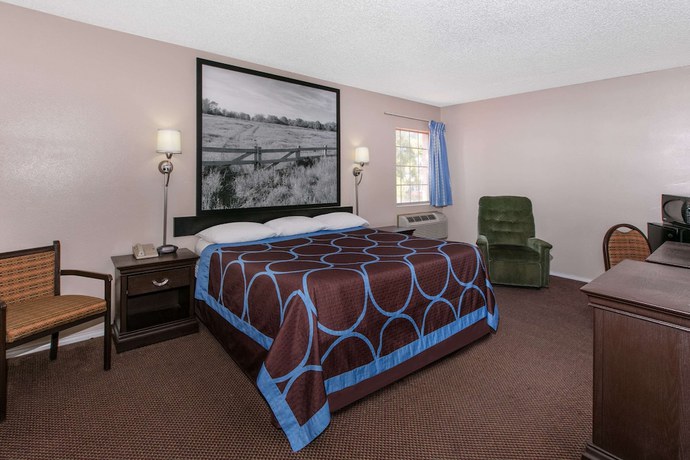 Imagen de la habitación del Hotel Super 8 by Wyndham Lubbock Civic Center North. Foto 11