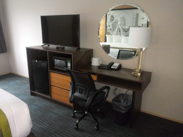Imagen de la habitación del Hotel Super 8 by Wyndham Lynnwood. Foto 1