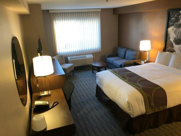 Imagen de la habitación del Hotel Super 8 by Wyndham Lynnwood. Foto 5