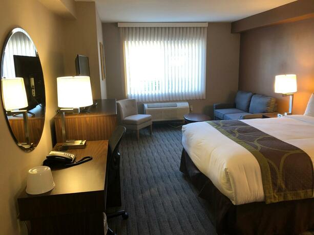 Imagen de la habitación del Hotel Super 8 by Wyndham Lynnwood. Foto 7