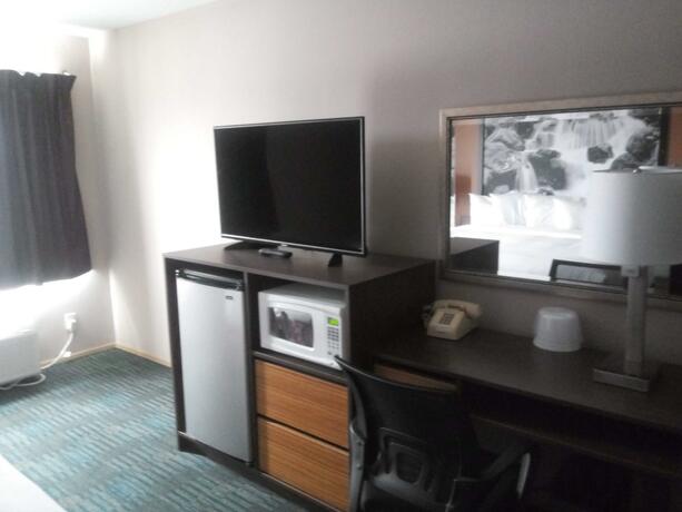 Imagen de la habitación del Hotel Super 8 by Wyndham Lynnwood. Foto 8