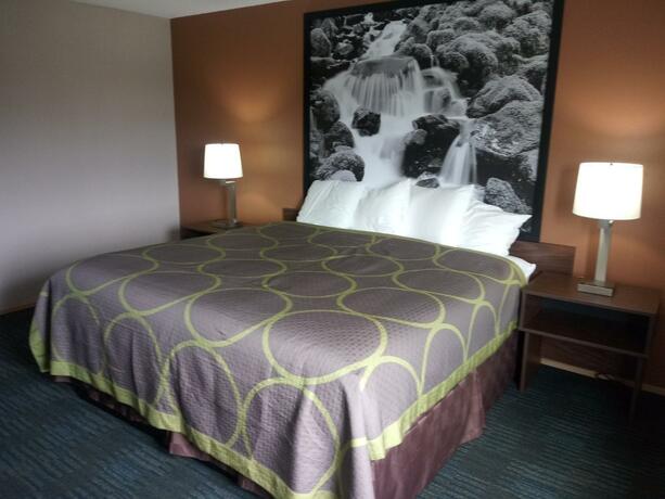 Imagen de la habitación del Hotel Super 8 by Wyndham Lynnwood. Foto 10