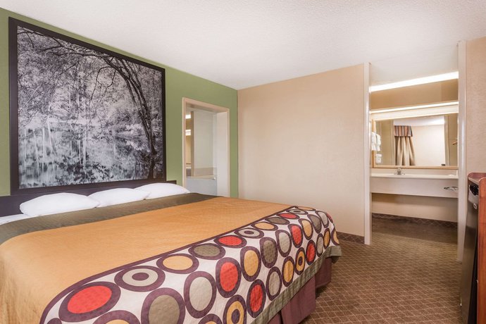 Imagen de la habitación del Hotel Super 8 by Wyndham Macon West. Foto 7