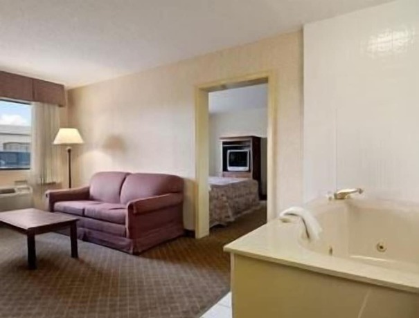 Imagen de la habitación del Hotel Super 8 by Wyndham Macon West. Foto 13