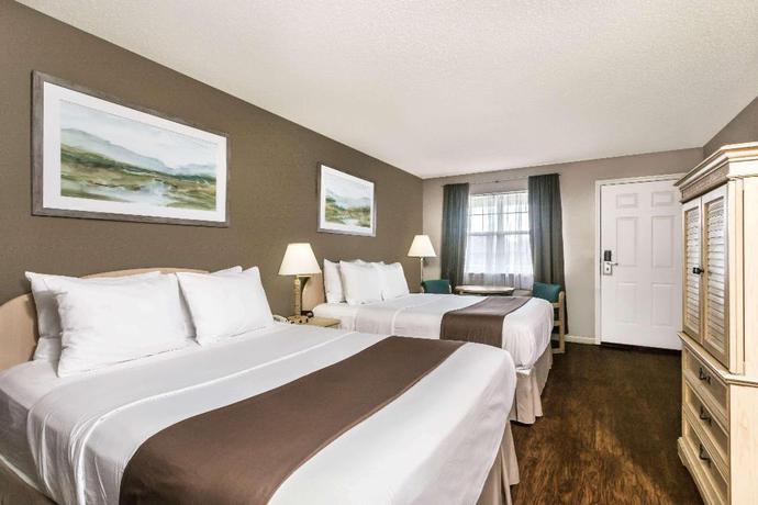 Imagen de la habitación del Hotel Super 8 by Wyndham Madison. Foto 7